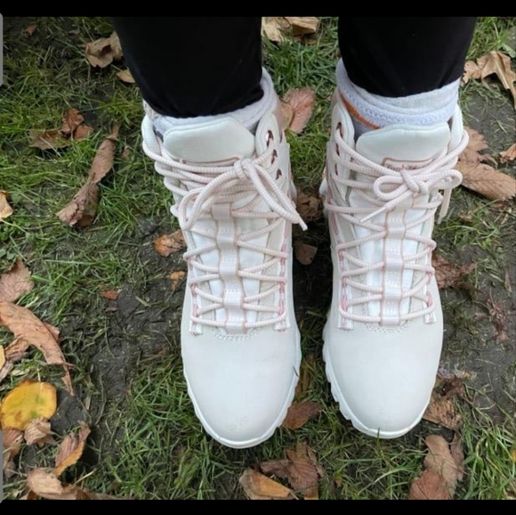 NEW Timberland Women's Waterproof Boots Blush Pink & White - Picture 2 of 10